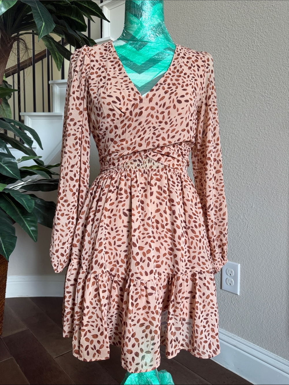 Blush Peachy Pink Leaf-Print Long-Sleeve Tiered V-Neck Dress